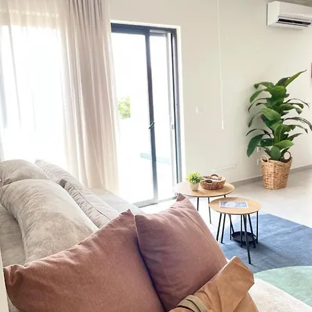 Appartement T2 Encantador Com Varanda E Terraço