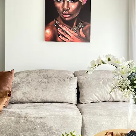T2 Encantador Com Varanda E Terraço Appartement *