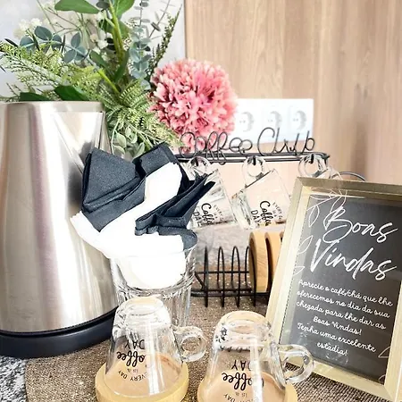 T2 Encantador Com Varanda E Terraço Appartement